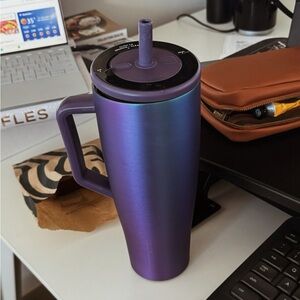 BruMate Era 40z (less than a month old) Dark Aura: color